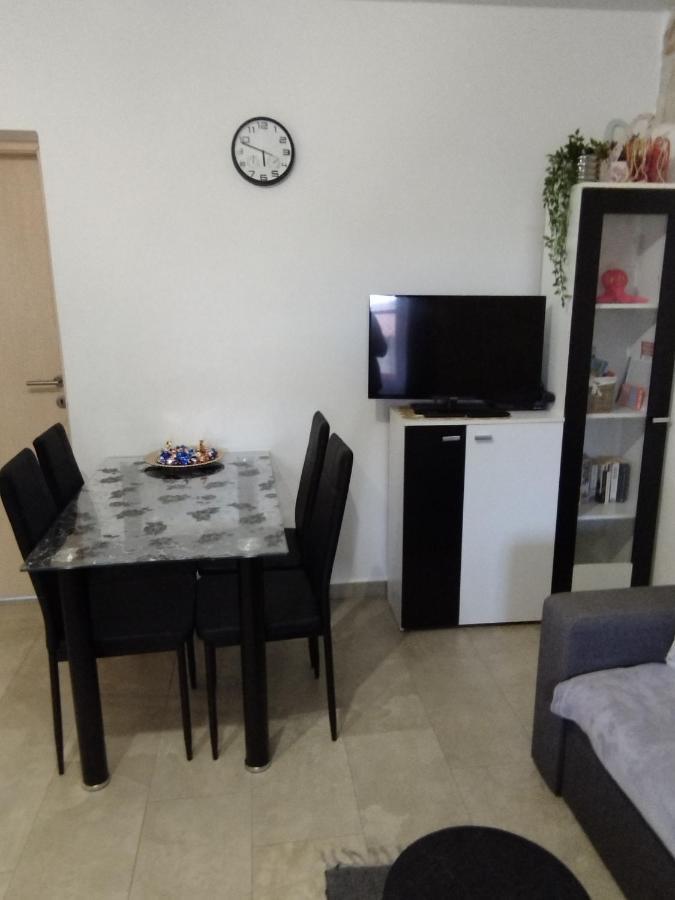 Apartmani Memic 100 M Do Plaze, Apartments Memic Only 100M From Beach Пореч Екстер'єр фото