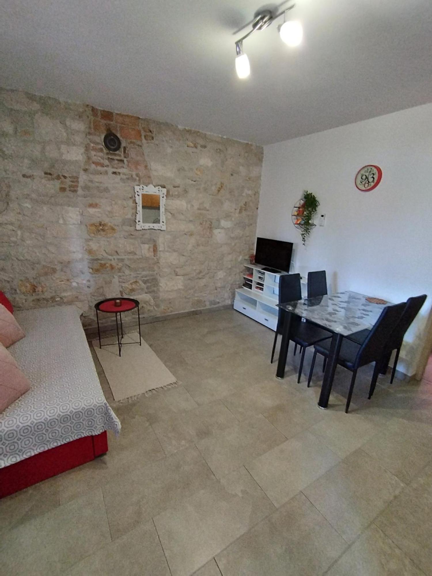 Apartmani Memic 100 M Do Plaze, Apartments Memic Only 100M From Beach Пореч Екстер'єр фото