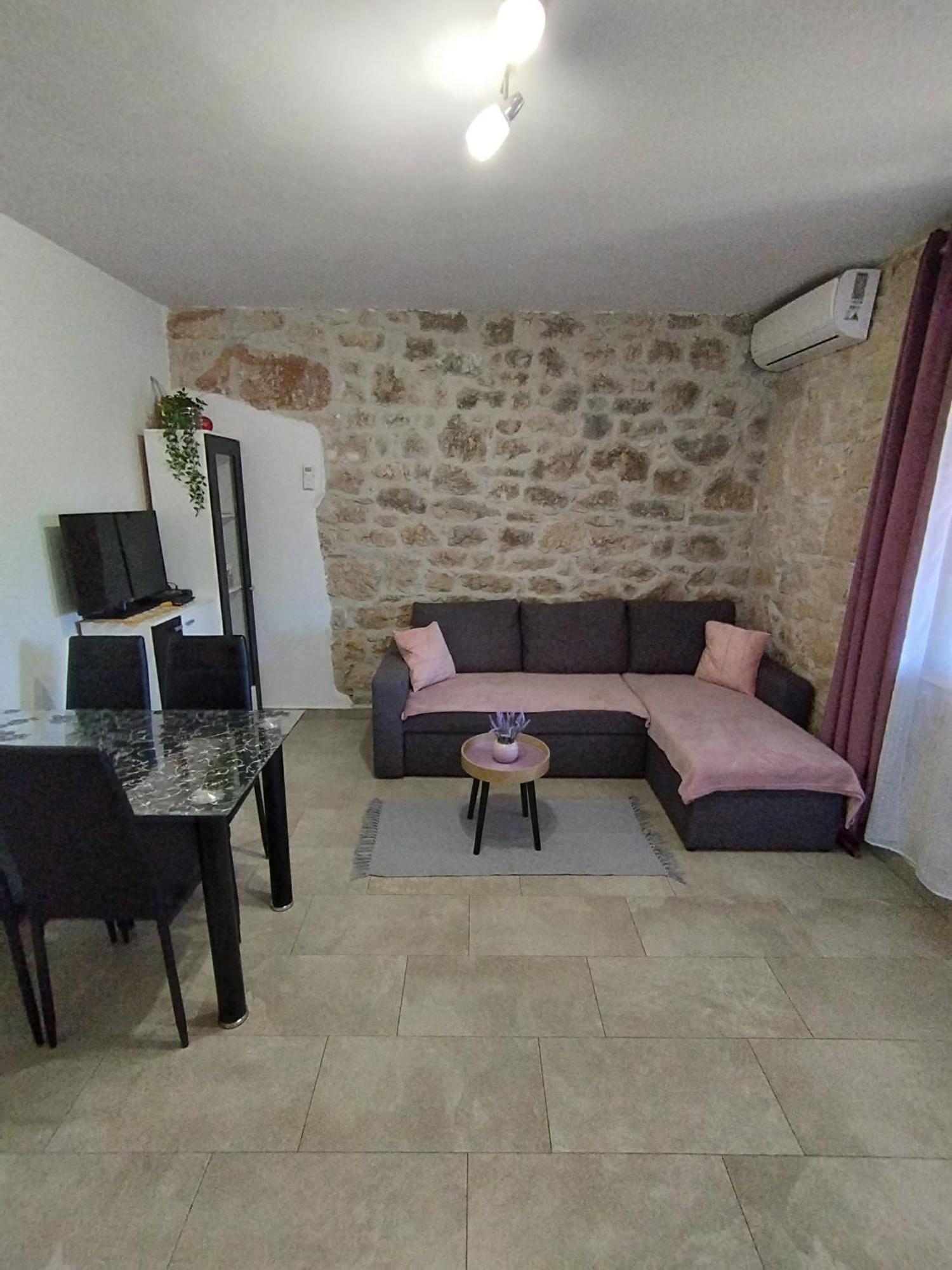 Apartmani Memic 100 M Do Plaze, Apartments Memic Only 100M From Beach Пореч Екстер'єр фото