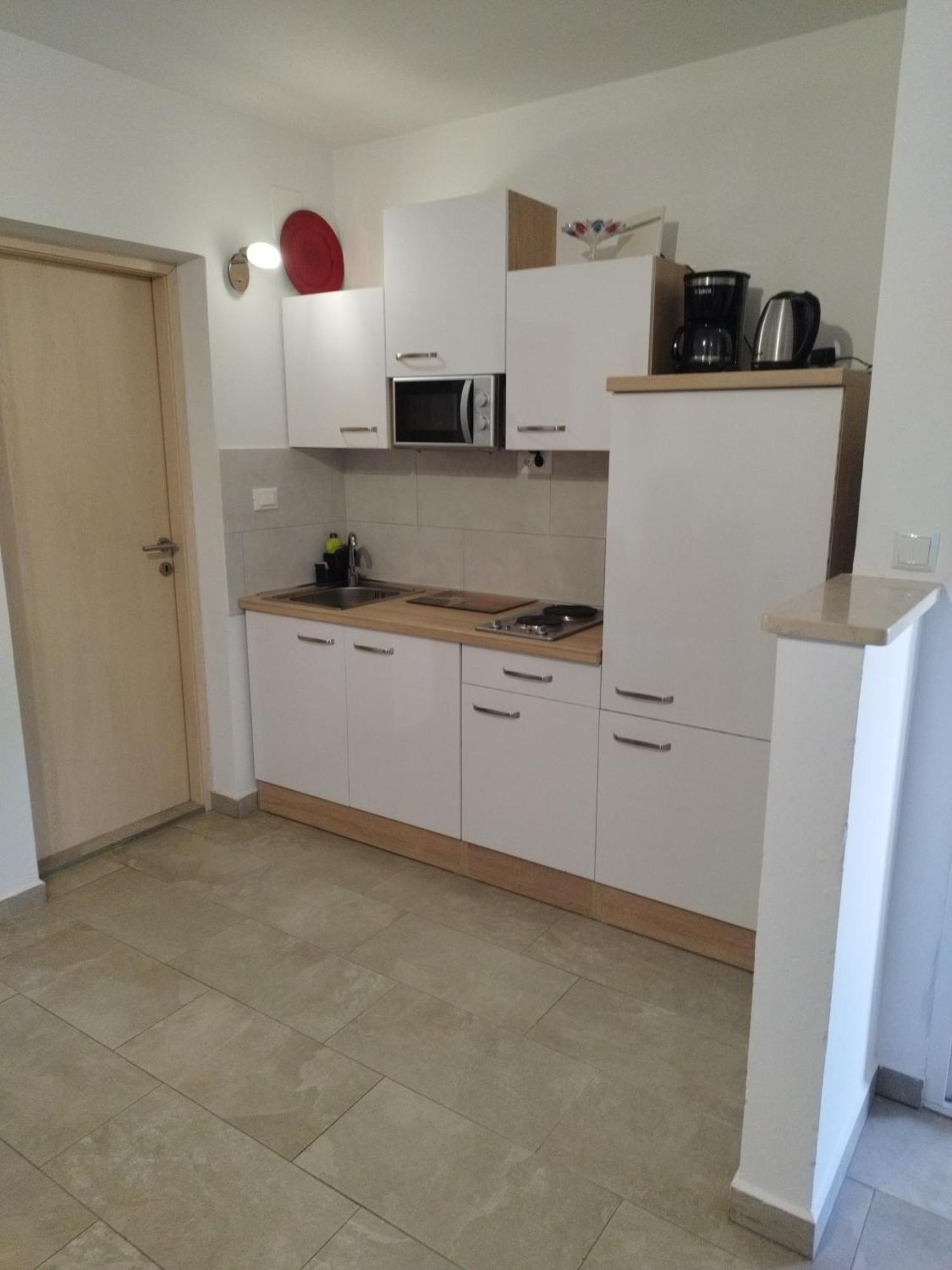 Apartmani Memic 100 M Do Plaze, Apartments Memic Only 100M From Beach Пореч Екстер'єр фото