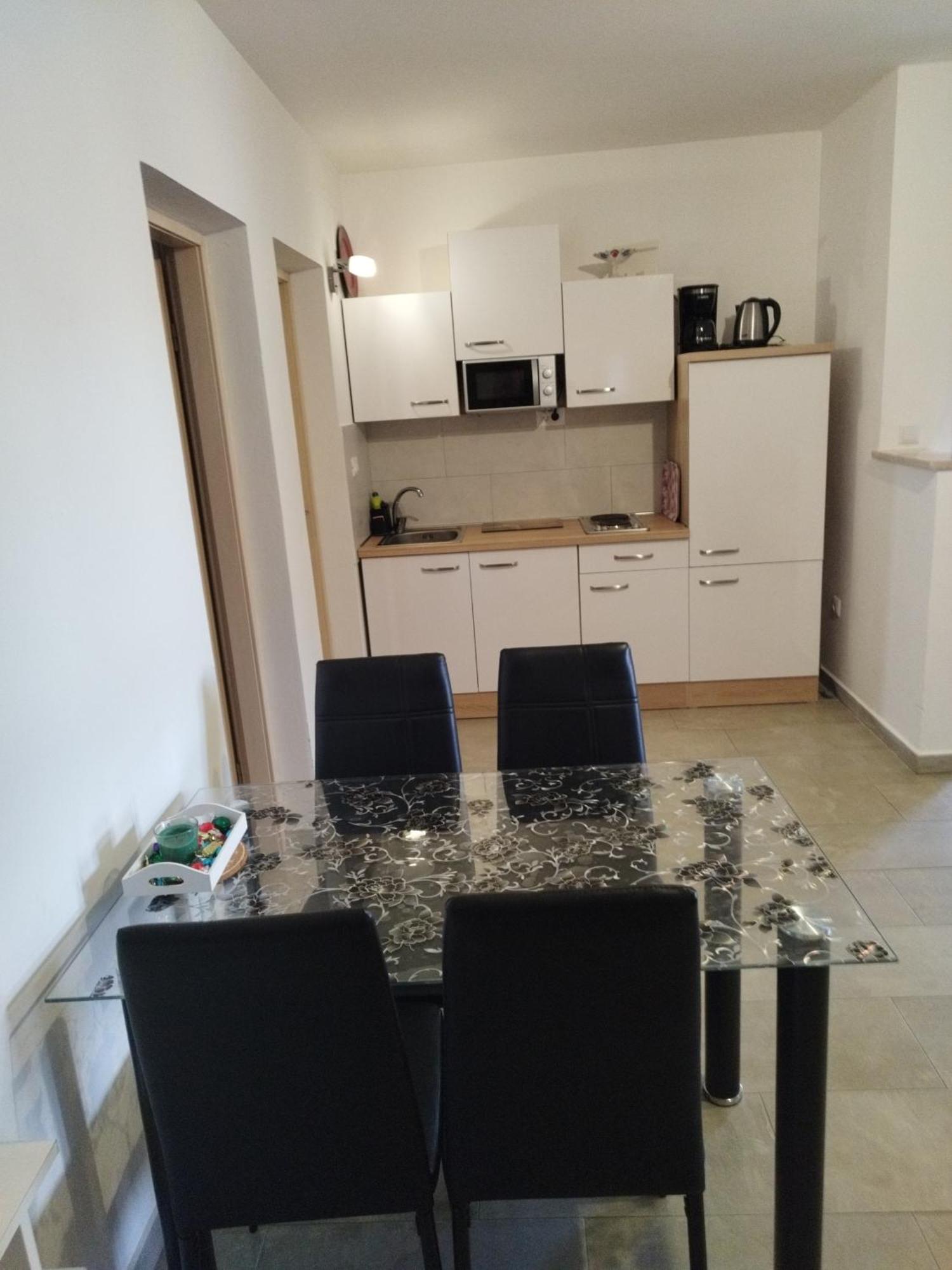 Apartmani Memic 100 M Do Plaze, Apartments Memic Only 100M From Beach Пореч Екстер'єр фото