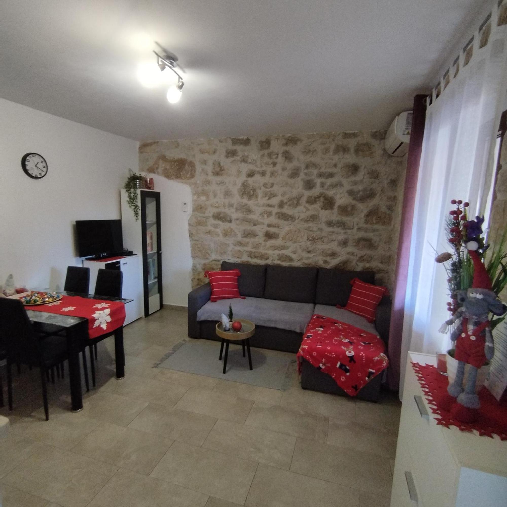 Apartmani Memic 100 M Do Plaze, Apartments Memic Only 100M From Beach Пореч Екстер'єр фото