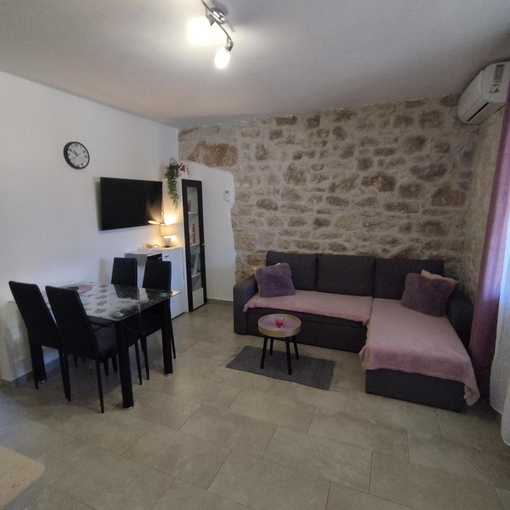 Apartmani Memic 100 M Do Plaze, Apartments Memic Only 100M From Beach Пореч Екстер'єр фото