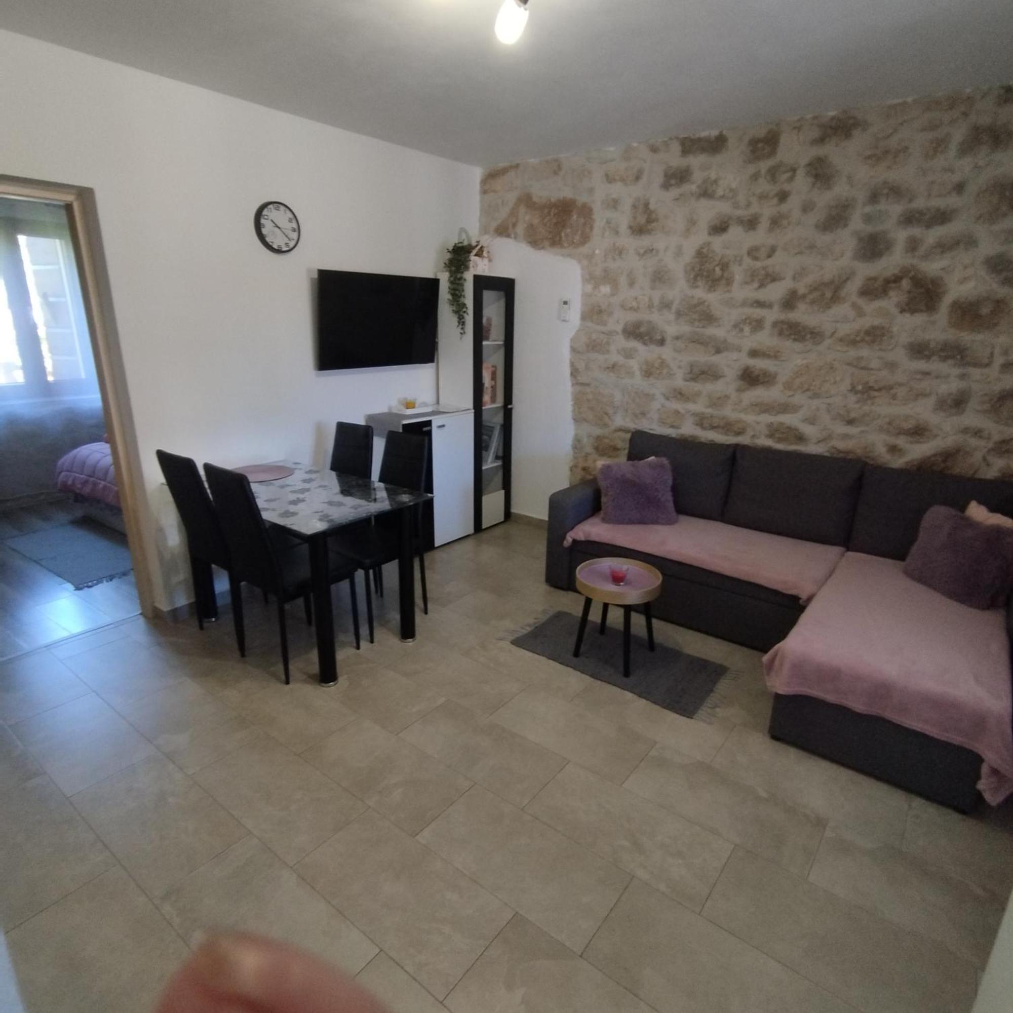 Apartmani Memic 100 M Do Plaze, Apartments Memic Only 100M From Beach Пореч Екстер'єр фото