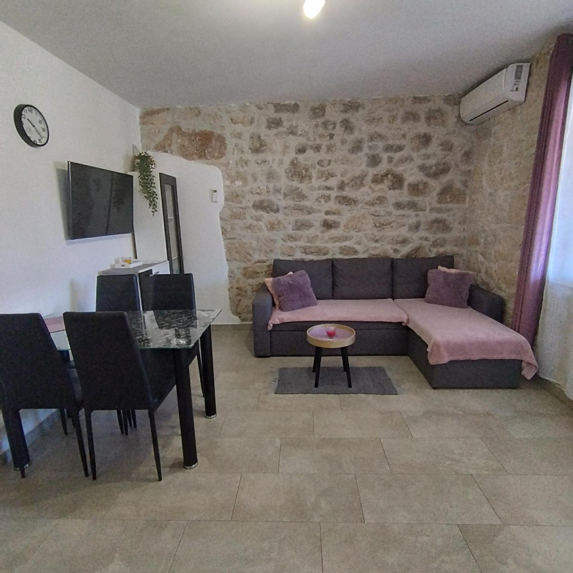 Apartmani Memic 100 M Do Plaze, Apartments Memic Only 100M From Beach Пореч Екстер'єр фото